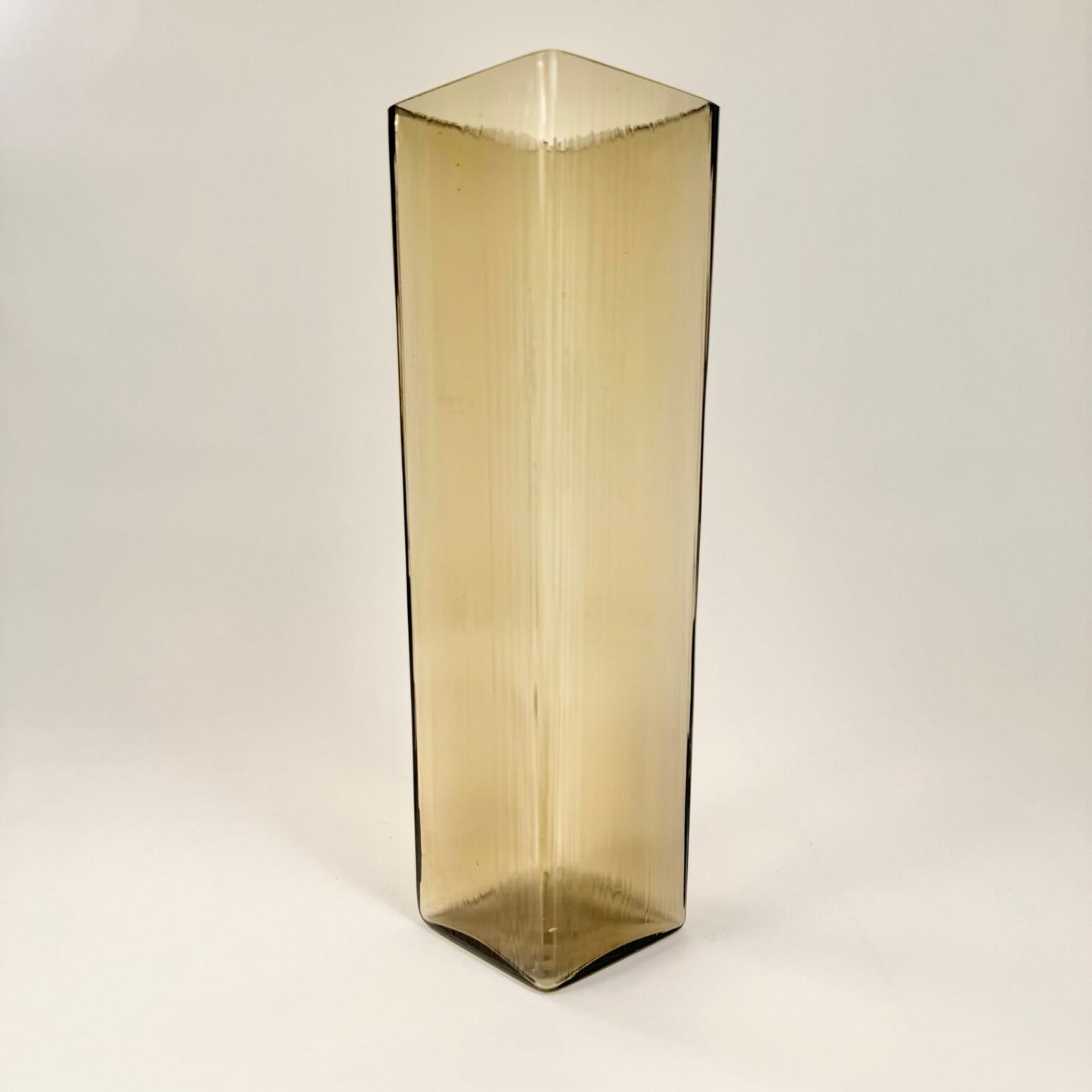 Isi vase by Lennart Andesson for Gullaskruf