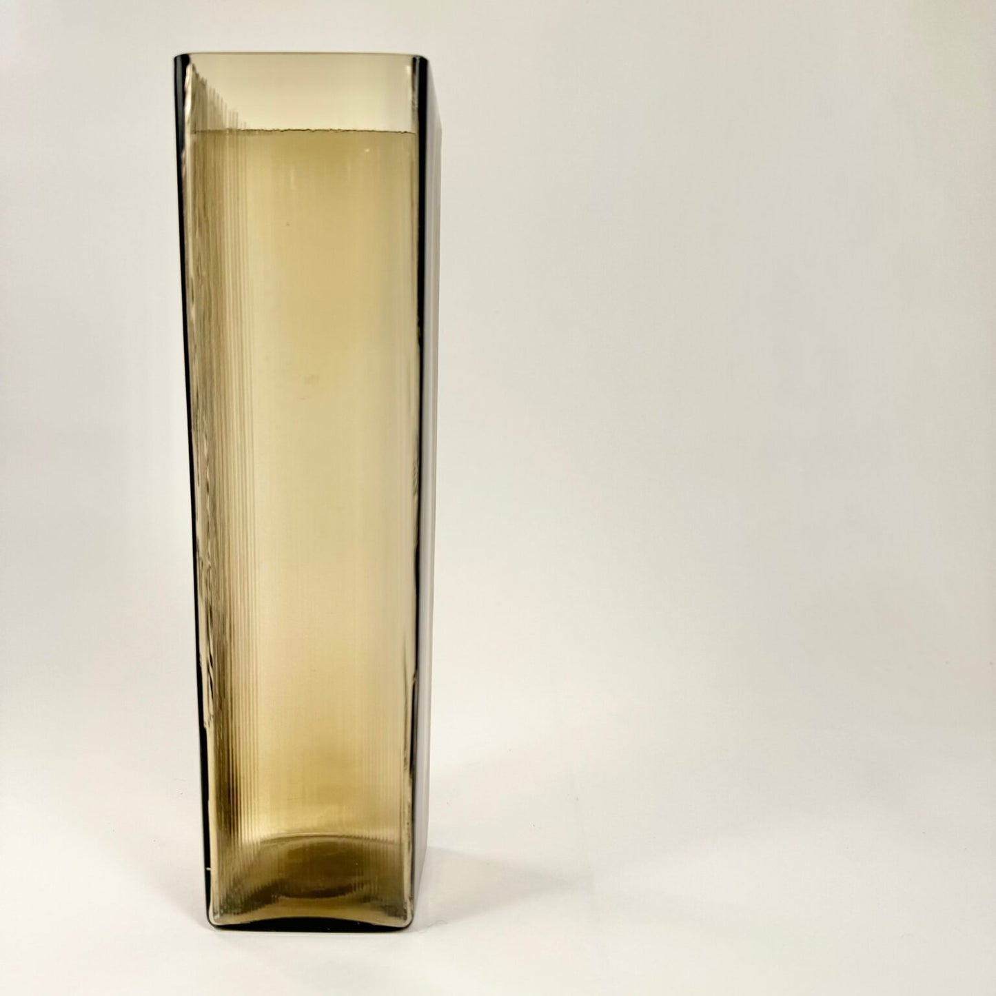 Isi vase by Lennart Andesson for Gullaskruf