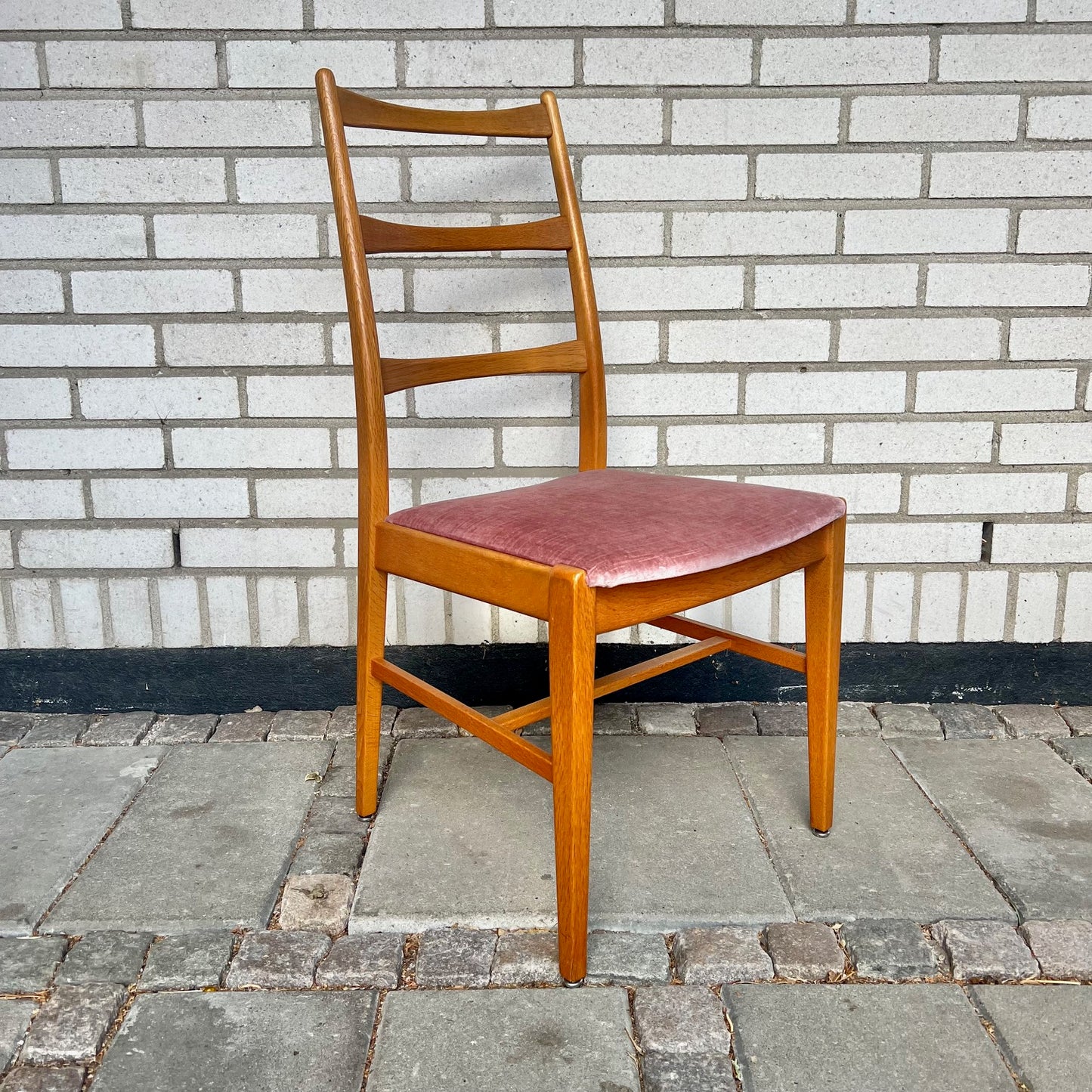 Dining chairs in oak