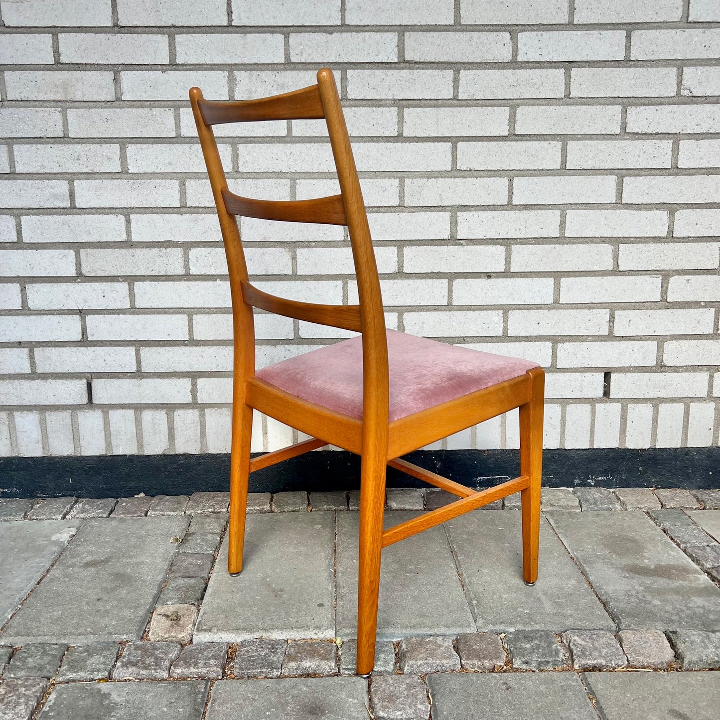 Dining chairs in oak