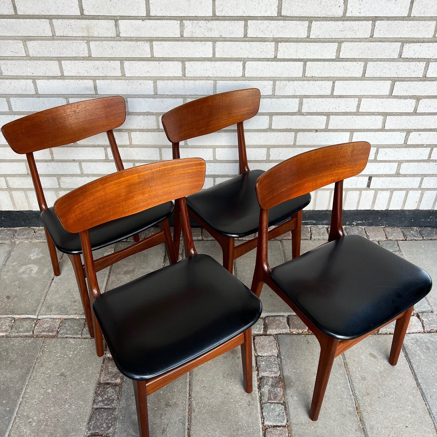 Dining chairs in teak by Schiønning & Elgaard