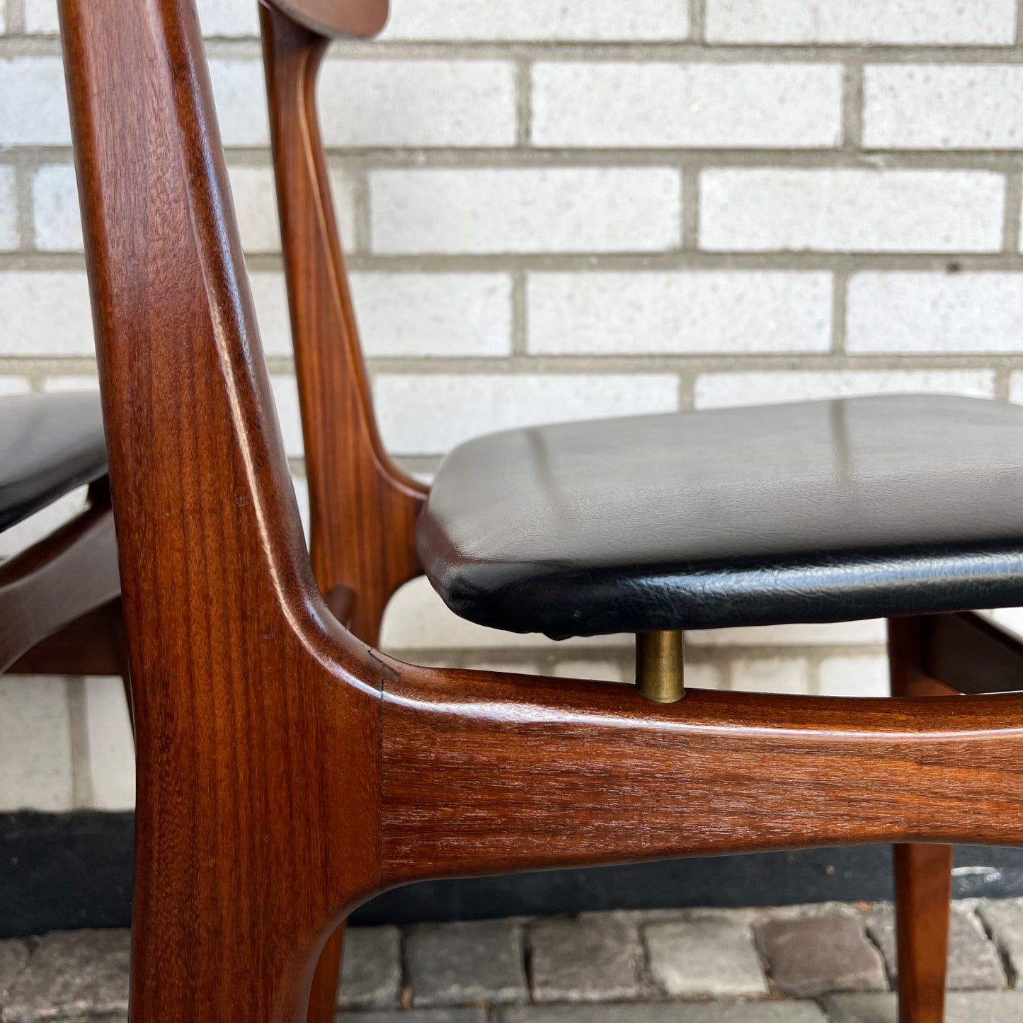 Dining chairs in teak by Schiønning & Elgaard