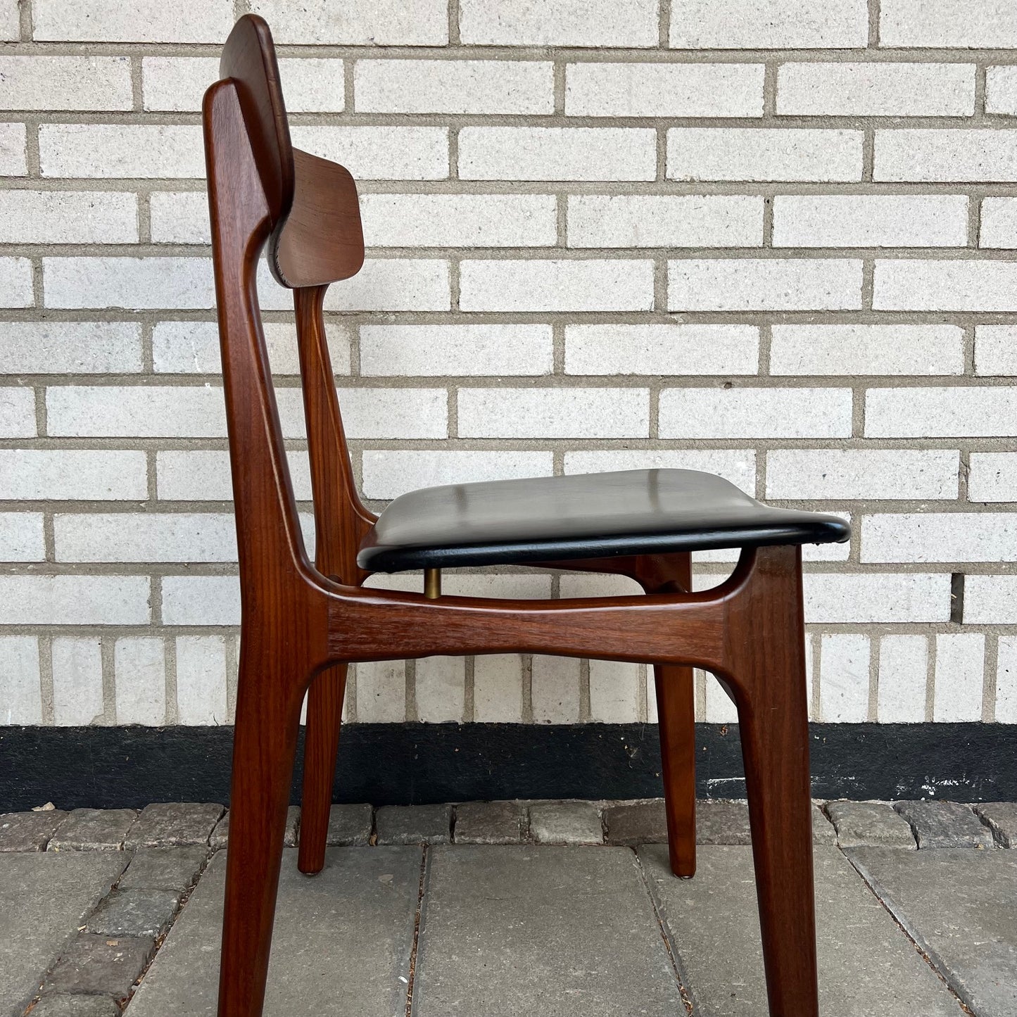 Dining chairs in teak by Schiønning & Elgaard