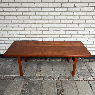 Coffee table in teak