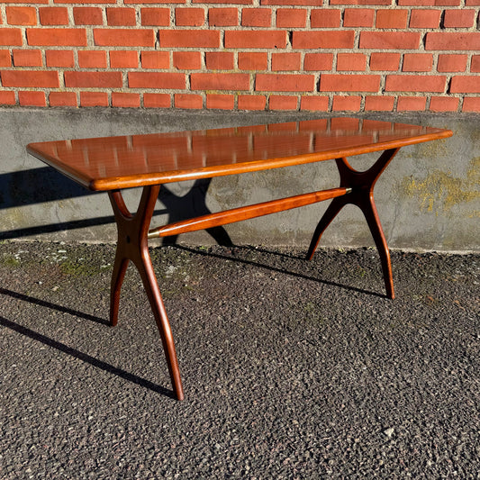 Coffee table with brass details